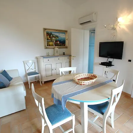 度假居 Villaggio Di Mezzo Ortano 里约滨海